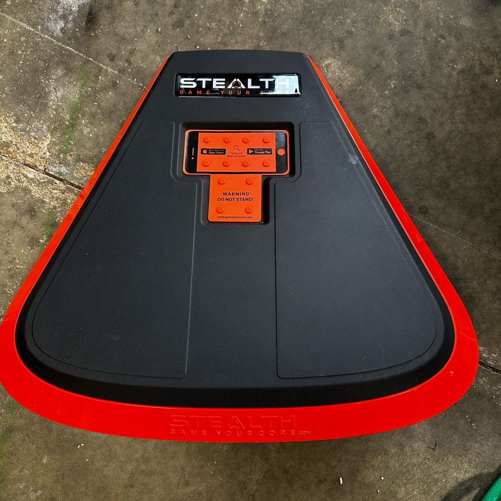 Core Trainer in Black and Red